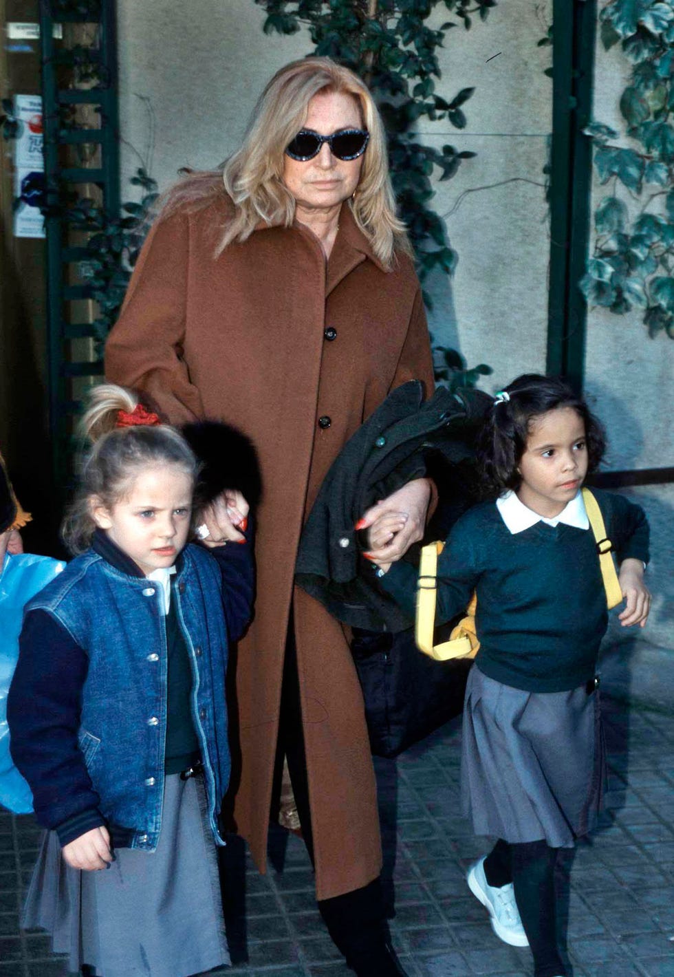 Gloria Camila y Rocío Flores con Rocío Jurado