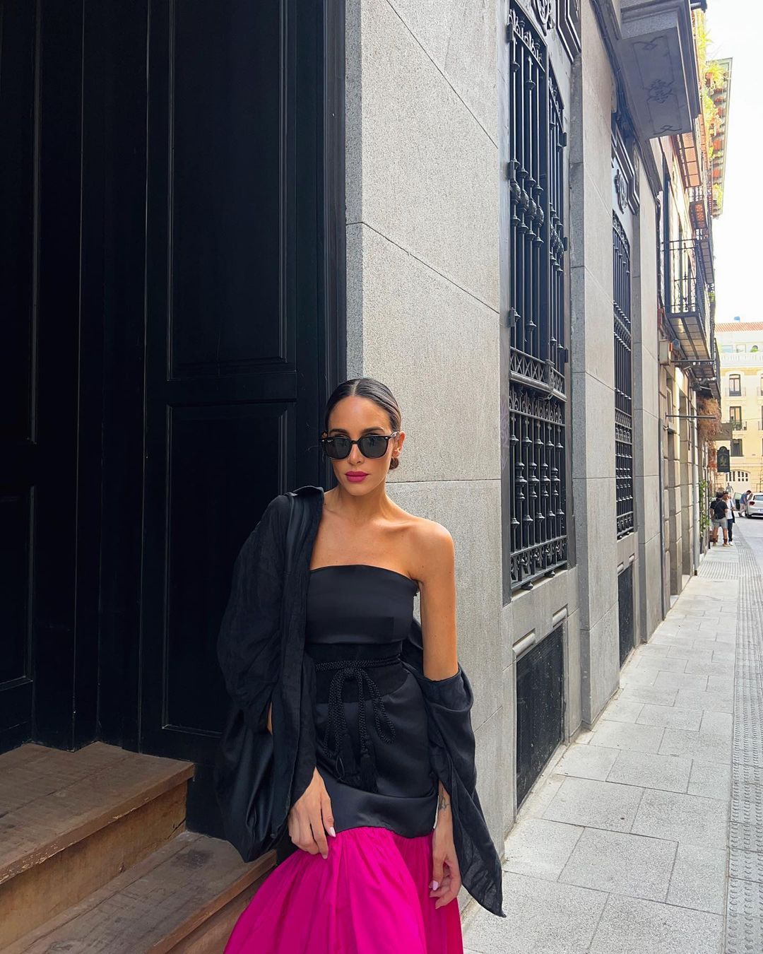 Rocío Osorno estrena el vestido negro fucsia Zara viral
