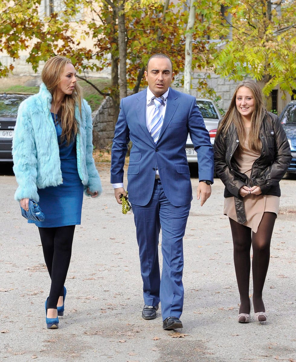 la hija de rocío jurado con su marido fidel y su hija mayor en el bautizo de alejandra, la hija de rosario mohedano