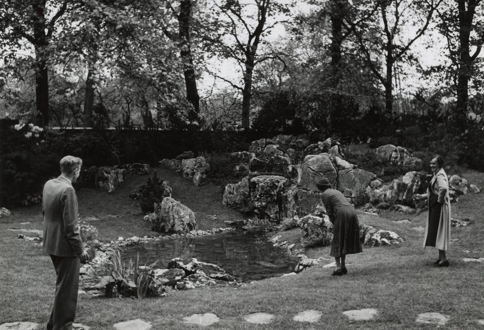 Rock garden at the RHS Chelsea Flower Show. Date: 1938.