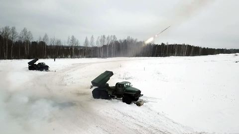 russian troops participate in combat training
