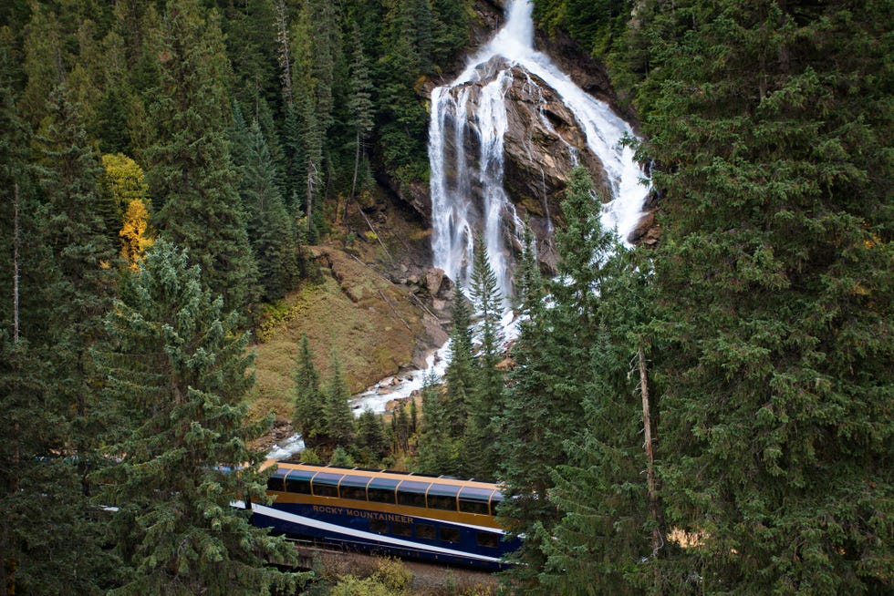 rocky mountaineer goldleaf pyramid falls