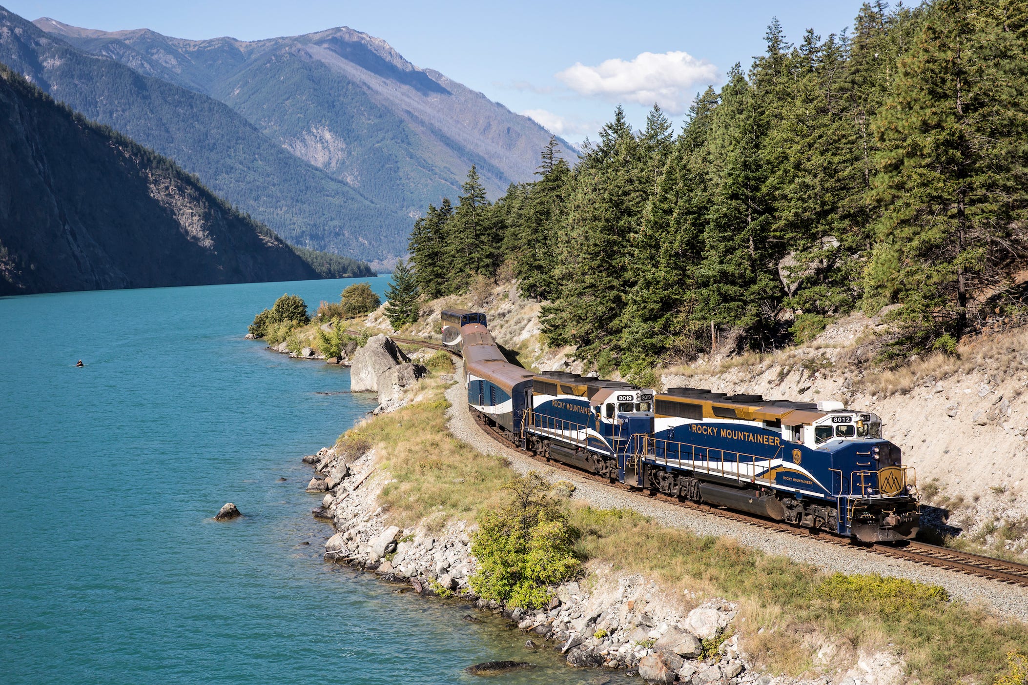 Rocky Mountaineer train How to do it in 2025