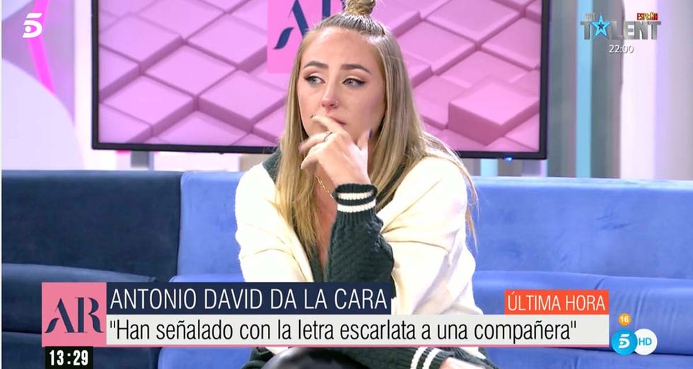 rocio flores emocionada