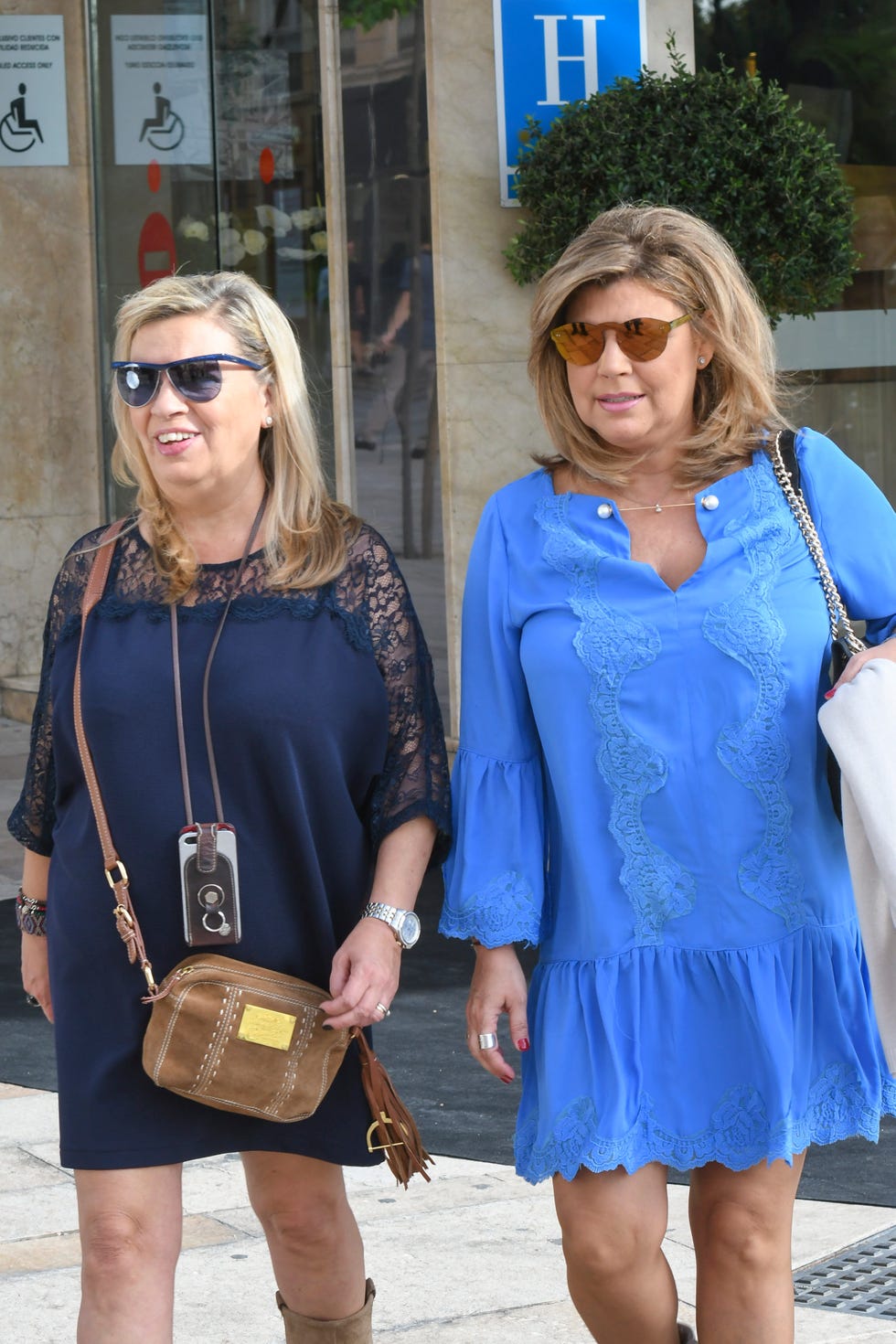 la presentadora terelu campos y carmen borrego durante el rodaje del programa  las campos  en málaga
26102016