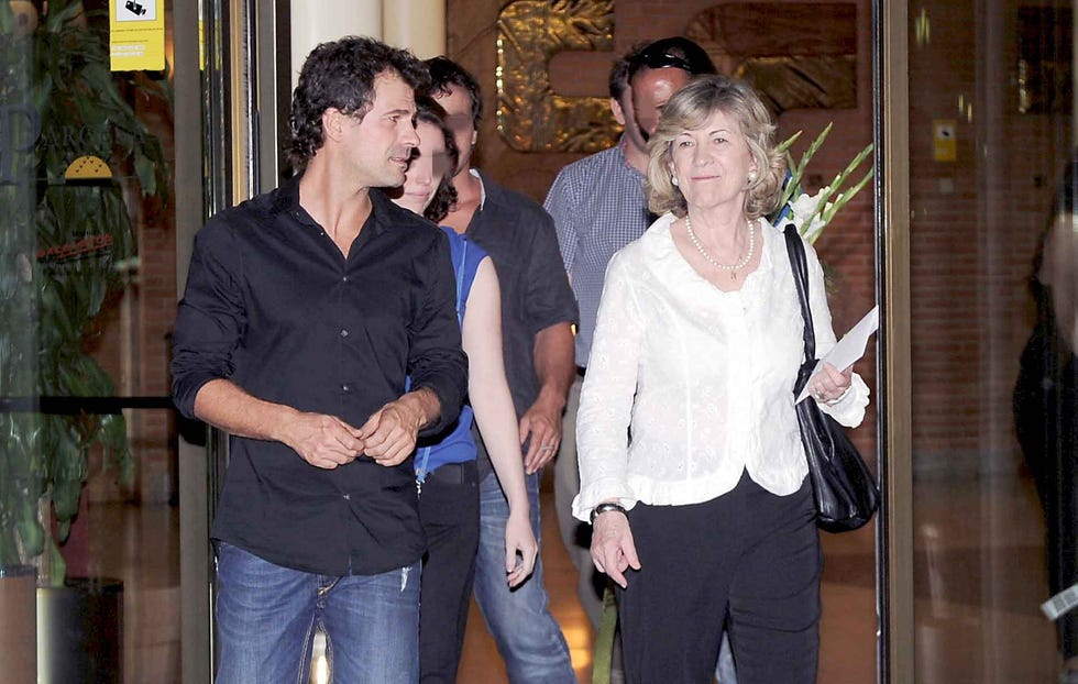 noela aguirre, desesperada y hundida, desea contactar con su nieto daniel sancho