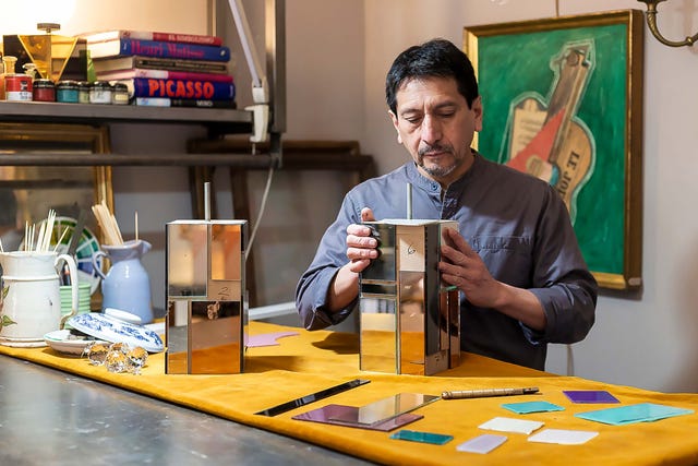roger alva, restaurador, diseñador, artista y artesano