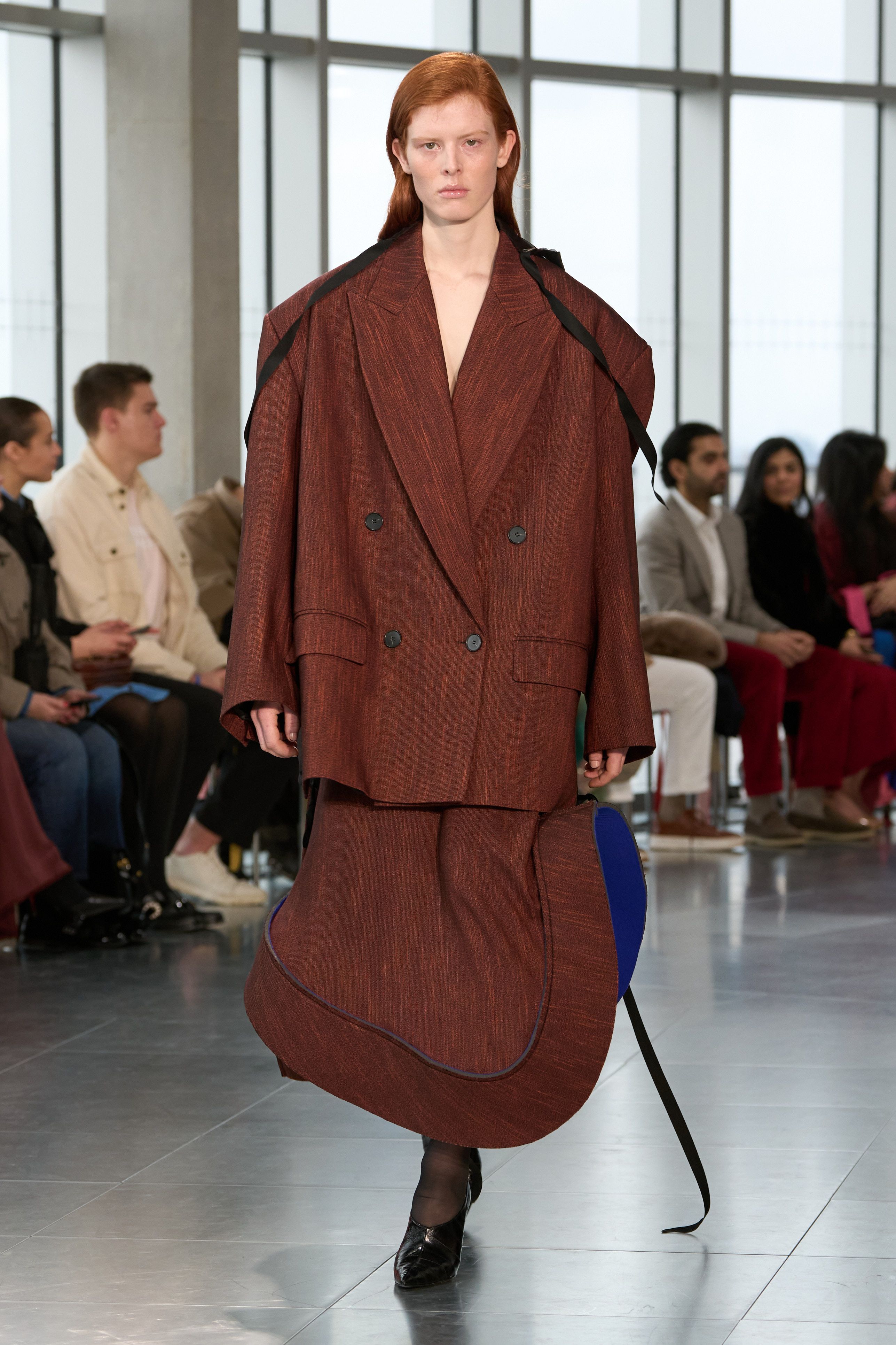 ロクサンダ（ROKSANDA）2025-26秋冬コレクション | ファッション