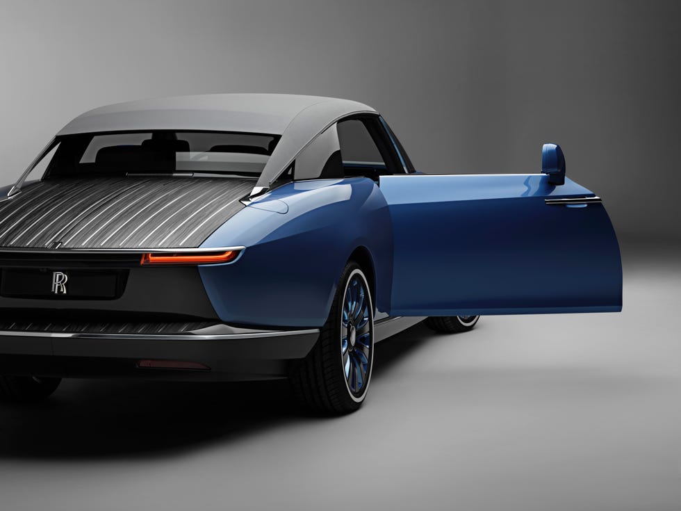 Rolls-Royce Returns to Coachbuilding Roots with New Boat Tail