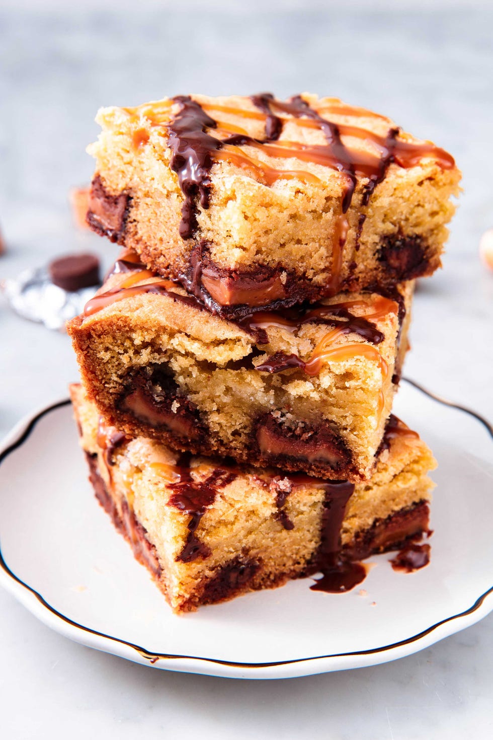 rolo stuffed blondies