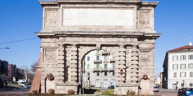 Arch, Triumphal arch, Architecture, Landmark, Monument, Building, Classical architecture, Ancient roman architecture, Sky, City, 