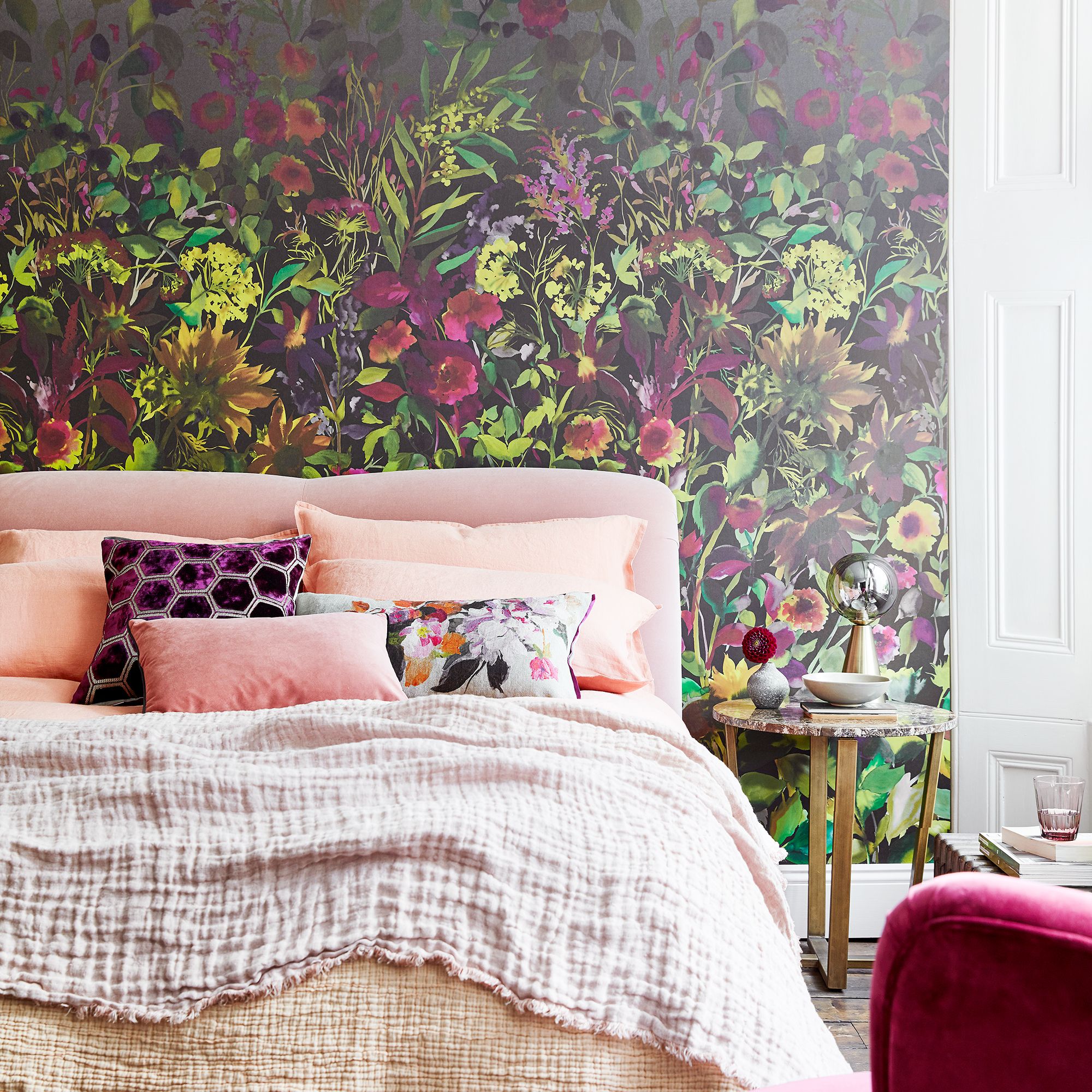 Romantic bedroom wallpapers  Minimal Blogs