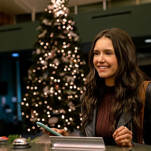 A Girl's Guide to the 15 Best Christmas Rom-Com Movies in 2023