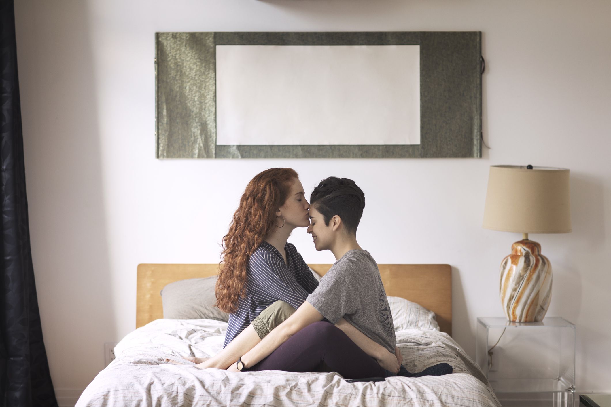 What Does a Forehead Kiss Symbolize? photo