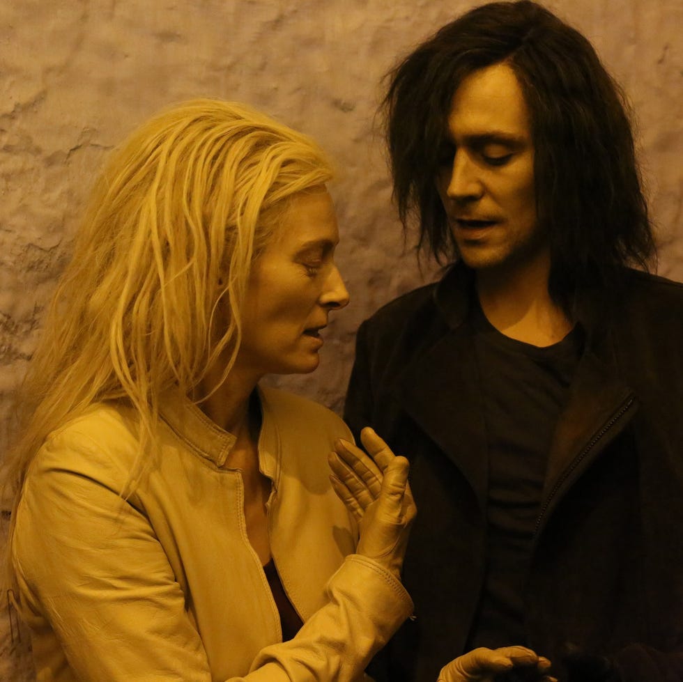 tilda swinton si tom hiddleston joaca rolul unor vampiri casatoriti in doar iubitii ramasi in viata, o alegere buna pentru cele mai bune filme romantice