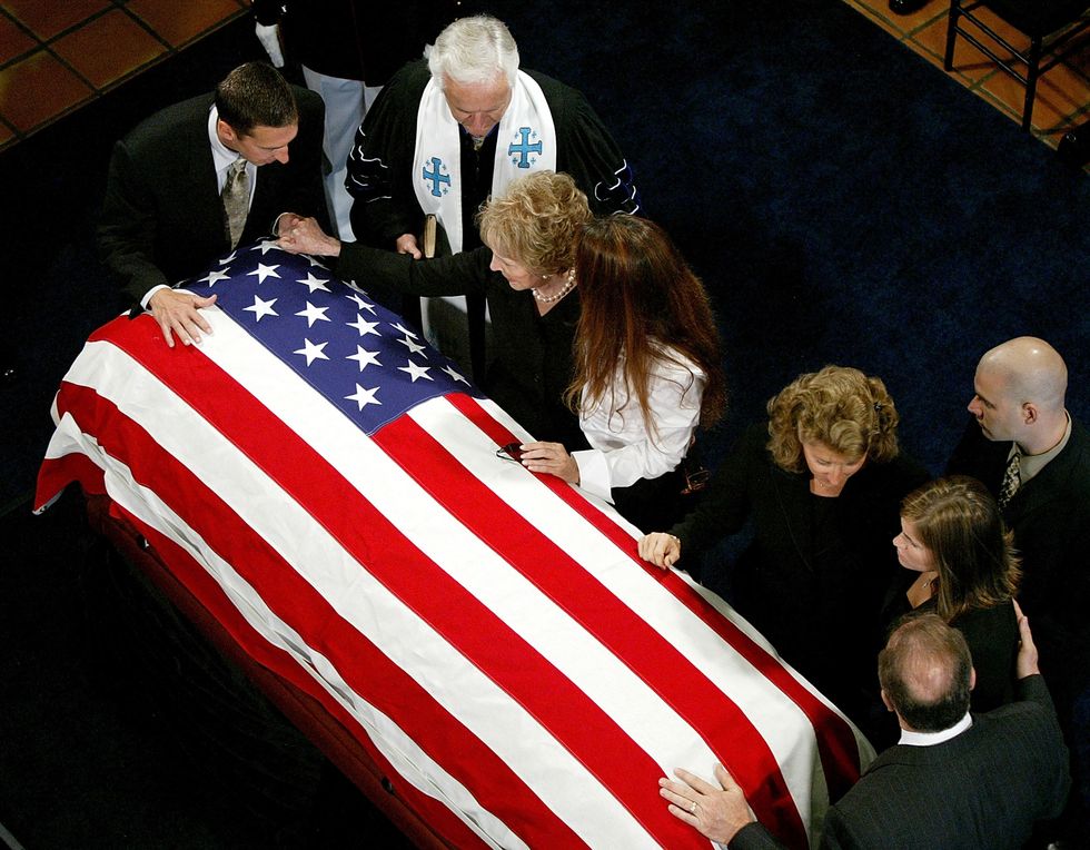 ronald reagan's body lies in state at presidential library