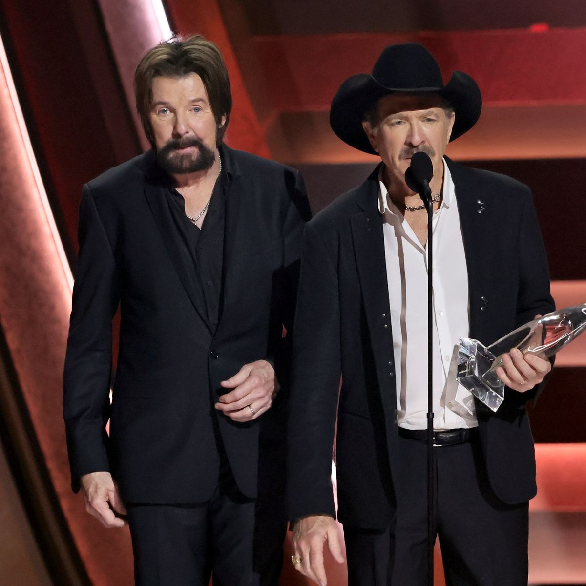 Brooks & Dunn Fans Send "Healing Thoughts" to Ronnie Dunn