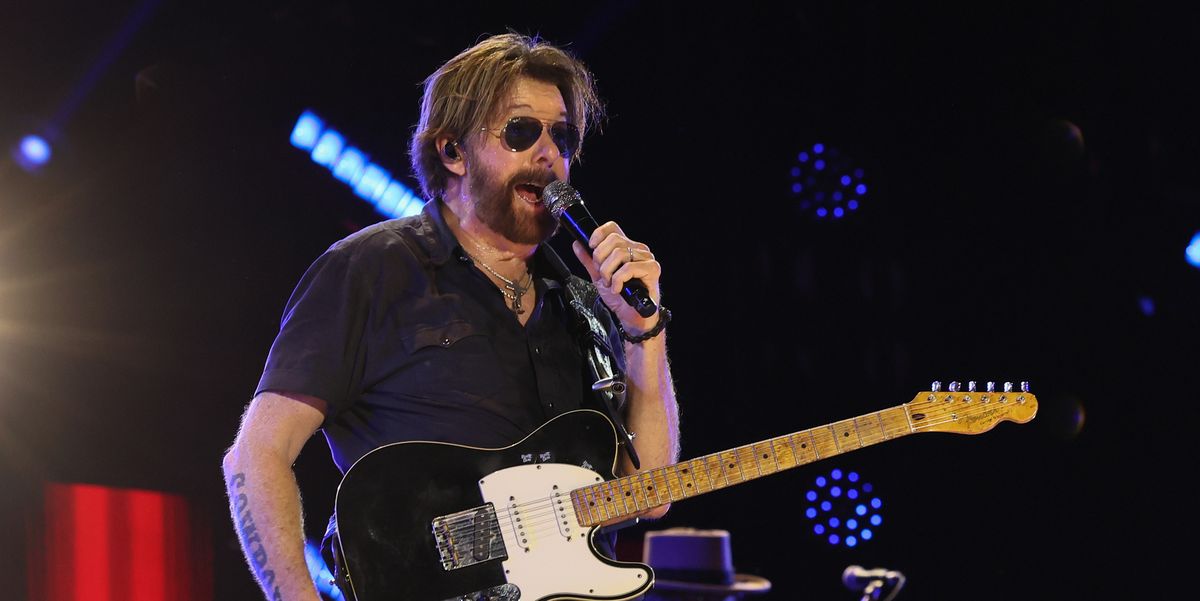 Ronnie Dunn Flops During Morgan Wallen Miami Show