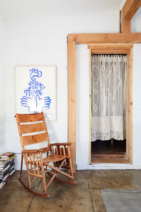 35 Clever Room Divider Ideas - Folding Screen and Wall Partition Decorating Tips 35 Clever Room Divider Ideas - Folding Screen And Wall Partition Decorating Tips