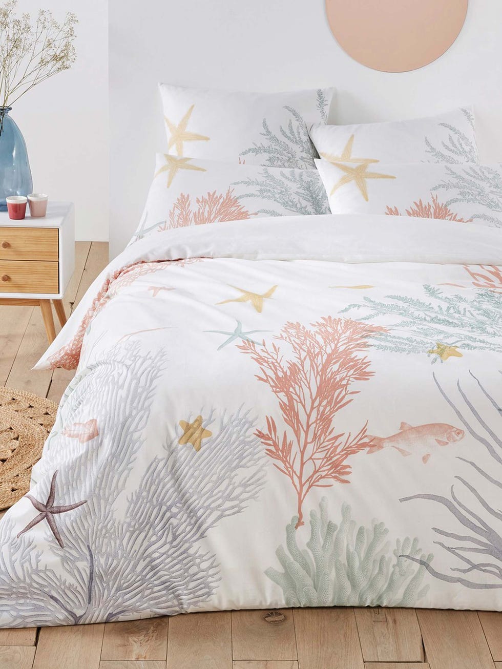 Ropa de cama con corales