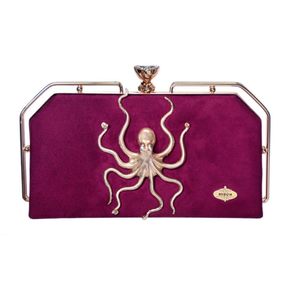 ropa morada