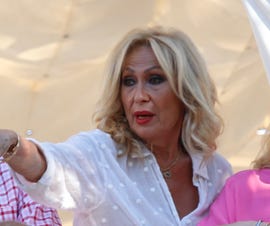 rosa benito en la procesión de la virgen de regla en chipiona