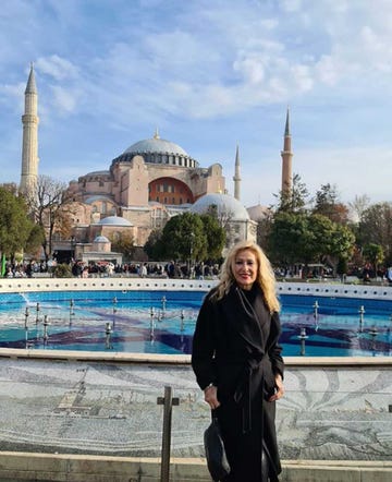 rosa benito traquiliza a sus fans tras el supuesto atentado de estambul