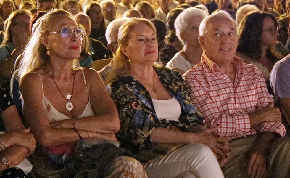 rosa benito, gloria mohedano y josé antonio rodríguez en la x semana cultural de rocío jurado