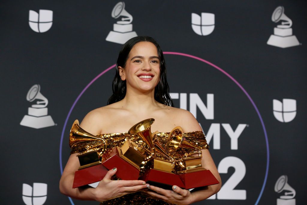 Rosalía Arrasa En Los Latin Grammy 2022... Pero La Censuran