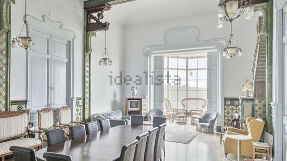 fotos del palacete del siglo xx que se han comprado rosalía y rauw alejandro en manresa