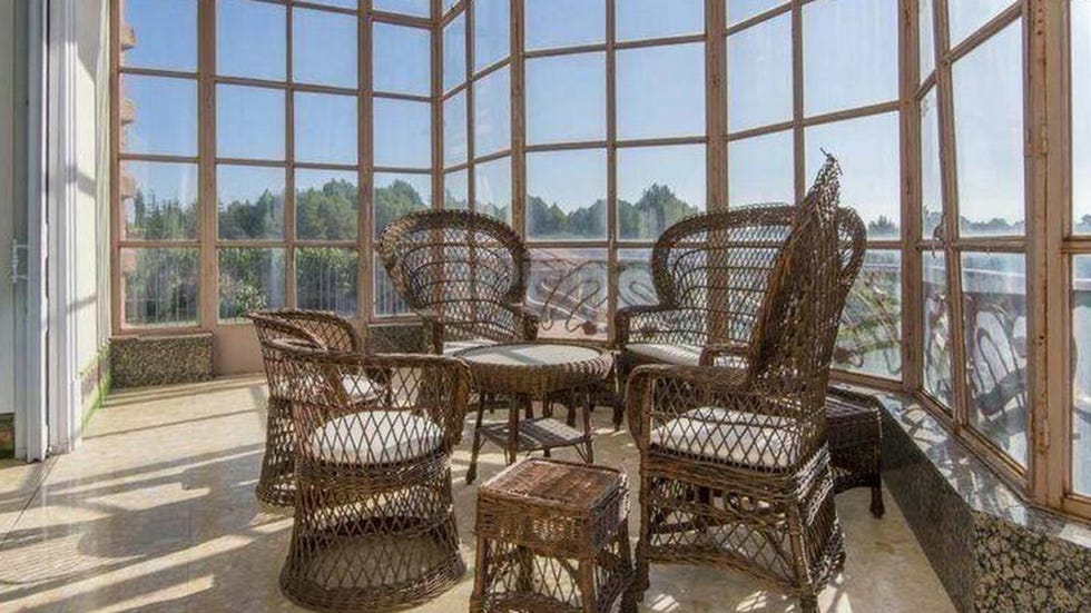 fotos del palacete del siglo xx que se han comprado rosalía y rauw alejandro en manresa