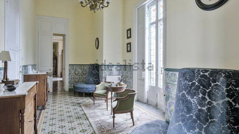 fotos del palacete del siglo xx que se han comprado rosalía y rauw alejandro en manresa