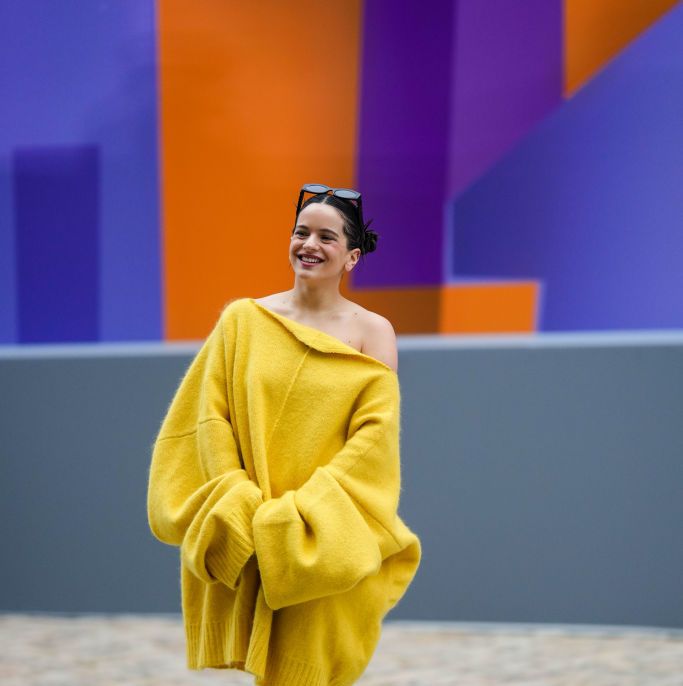Rosalía vuelve a Coachella en un chándal de Louis Vuitton