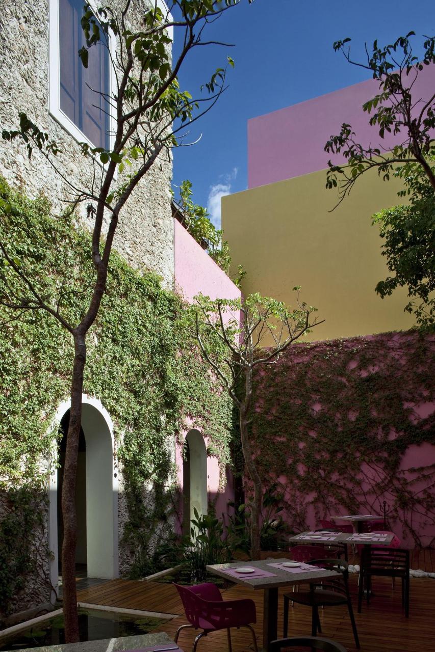 Rosas & Xocolate Boutique Hotel + Spa