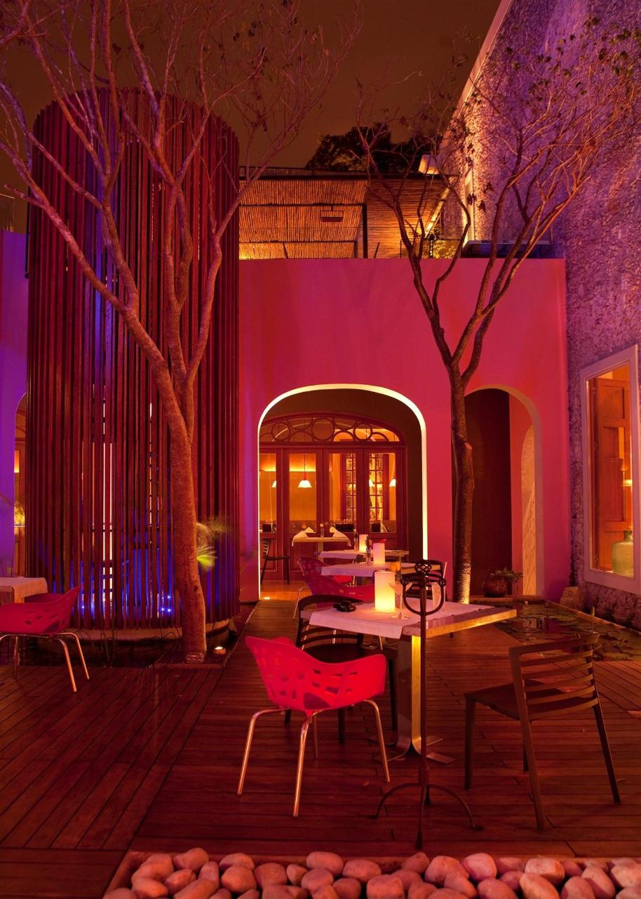 Rosas & Xocolate Boutique Hotel + Spa