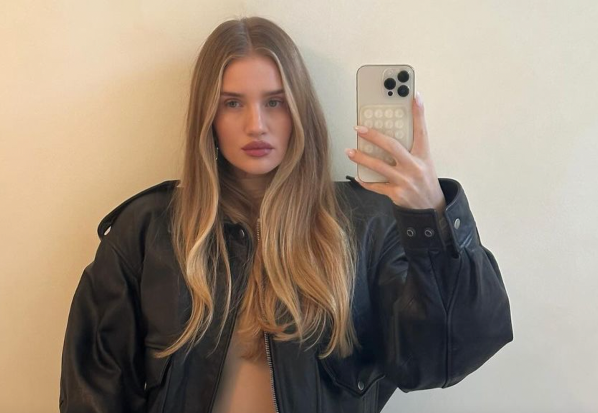 Rosie Huntington-Whiteley's nude bottom Instagram pic