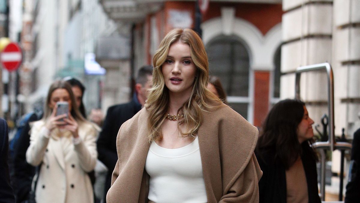 preview for Waking Up With: Rosie Huntington-Whiteley