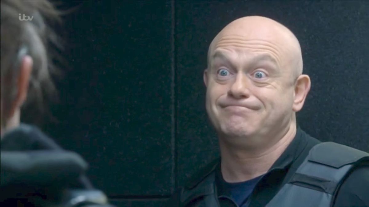 Ross Kemp after a sniff of spice. : r/CasualUK
