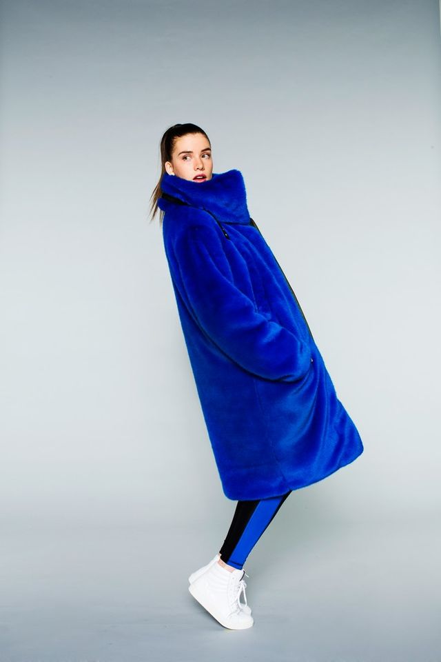 Blue, Cobalt blue, Clothing, Fashion model, Electric blue, Fashion, Fashion design, Outerwear, Photo shoot, Dress, 