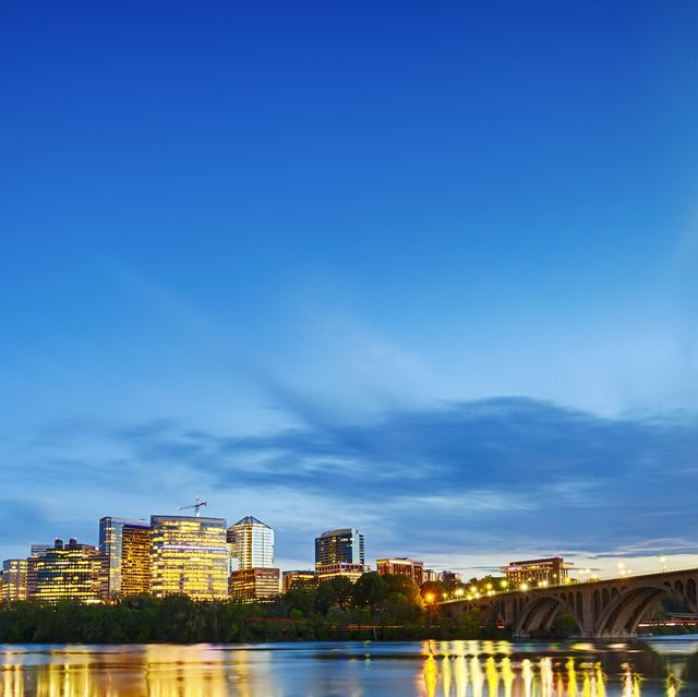 rosslyn, virginia at night