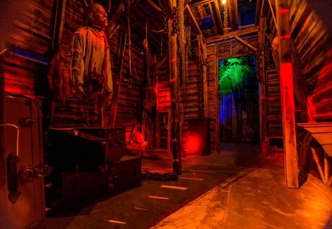 haunted house room themes