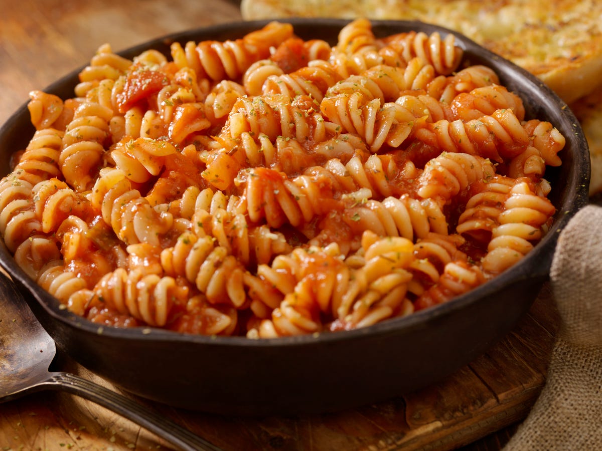 Student Dies After Eating Pasta That'd Been Left Out At Room Temperature -  