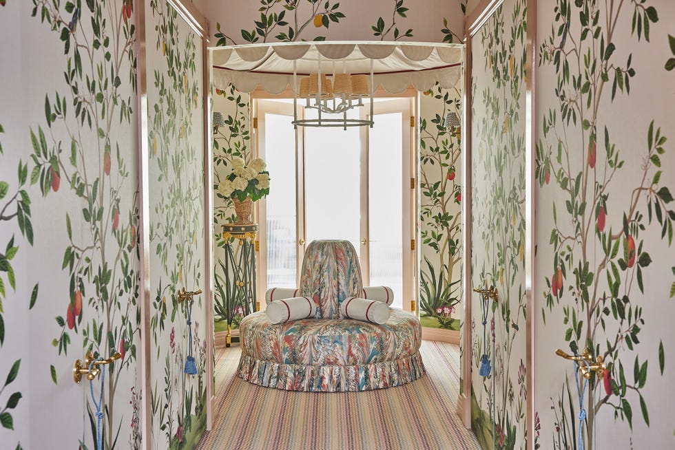 dress room with orange wallpaper