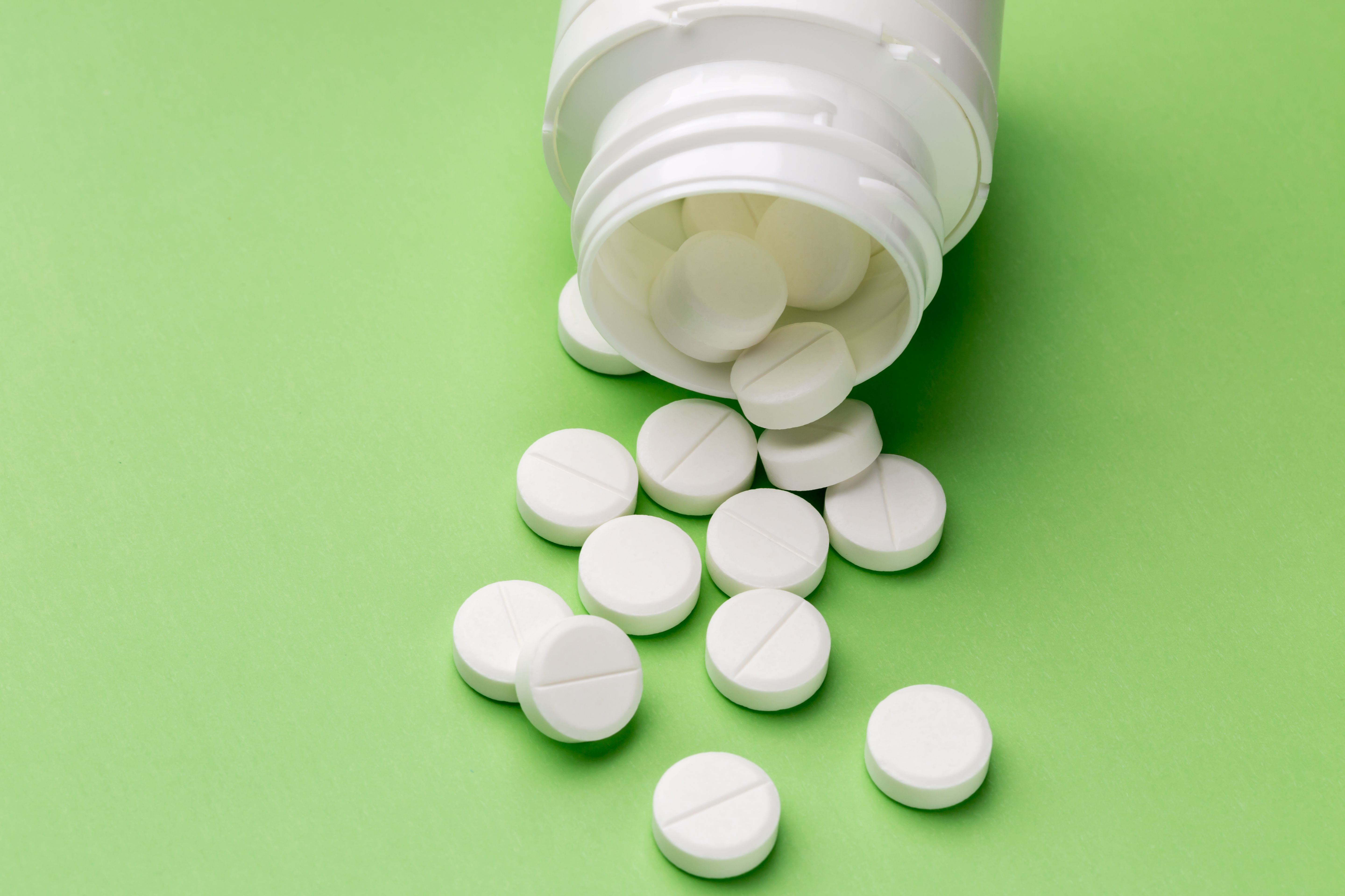journalist Tilgængelig foder Viral TikTok Claims Aspirin Face Mask Can Clear Acne: Does It Work?
