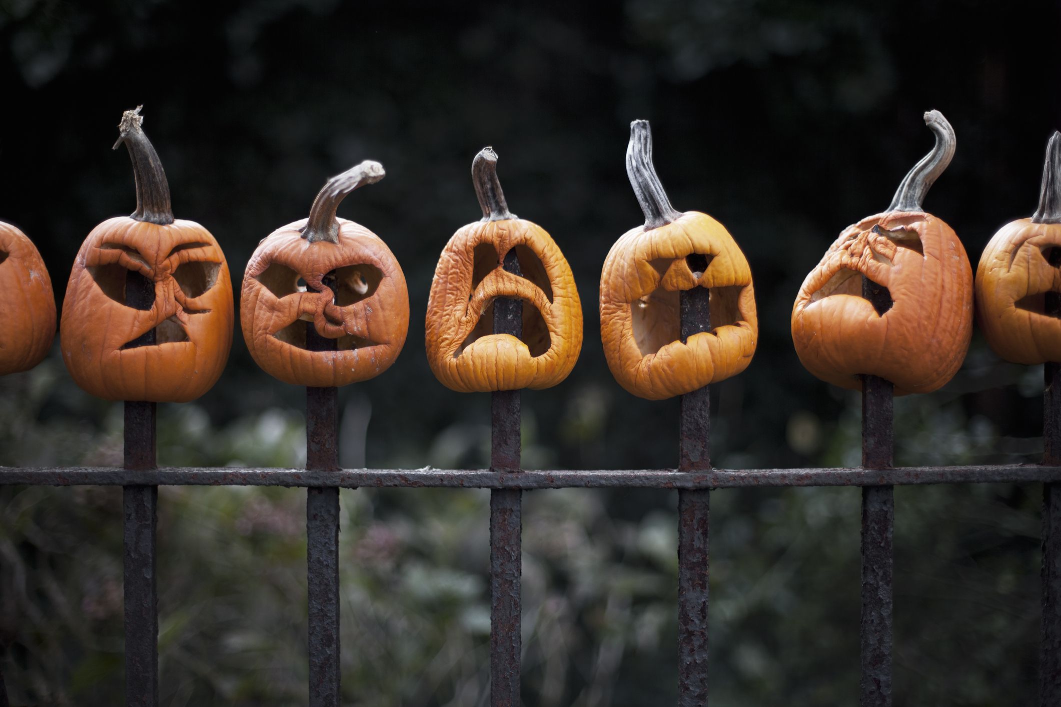 25 Best Outdoor Pumpkin Decorations For Halloween 2023