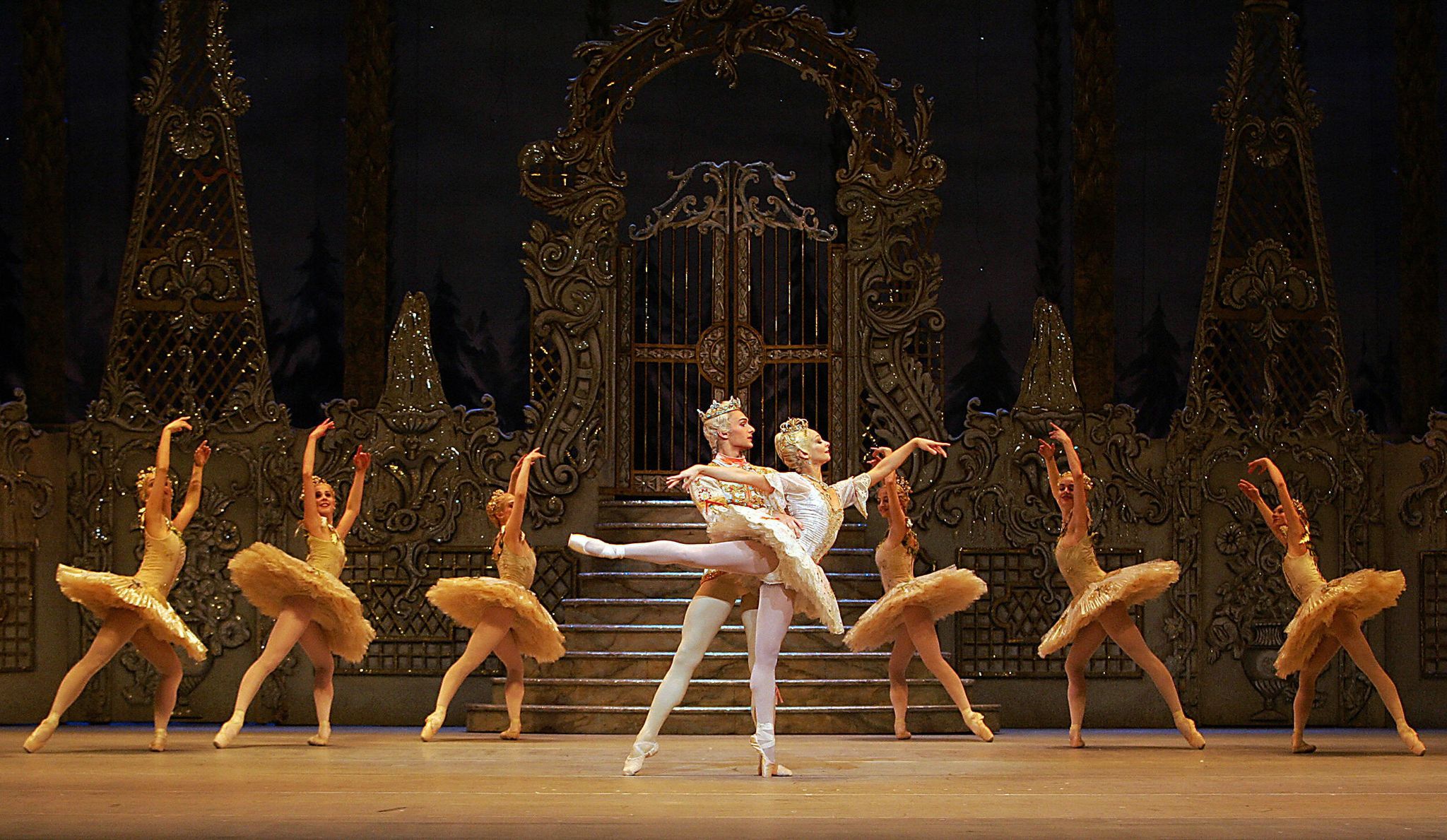 london, united kingdom  dancers from the royal ballet perform a dress rehersal of the nutcracker by tchaikovsky at the royal opera house in london, 05 december 2005, ahead of the christmas season afp photojohn d mchugh  photo credit should read john d mchughafp via getty images