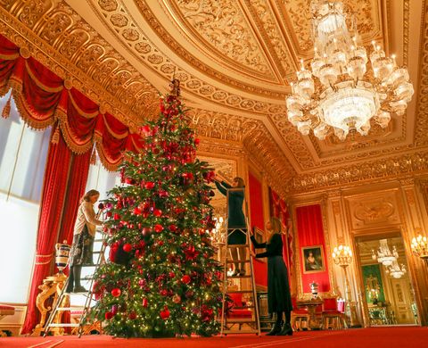 See the Royal Family's Christmas Decorations at Windsor Castle in ...