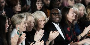 Royal Family News: Camilla Parker Bowles debutta alla London Fashion Week