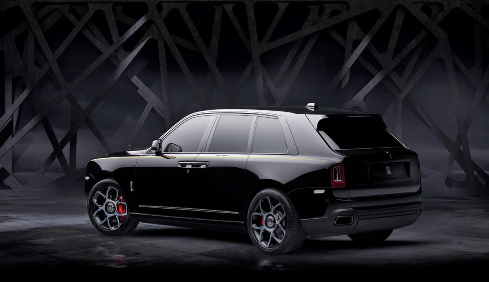 Rolls-Royce Black Badge Endows Cullinan with Sport Exhaust, Red Calipers