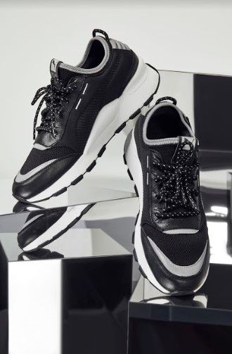 Footwear, Shoe, White, Black, Black-and-white, Walking shoe, Monochrome, Sneakers, Athletic shoe, Sportswear, 